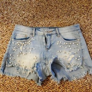 Shorts with bead detail